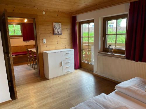 Cama o camas de una habitación en Der Waidachhof Zillertal