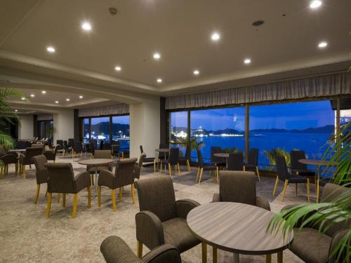 A seating area at Toba Seaside Hotel
