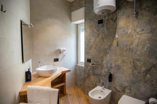 Ένα μπάνιο στο Bed and Breakfast La Panarda