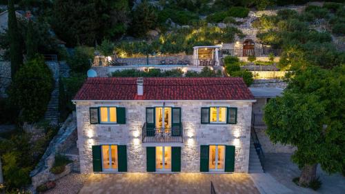 VILLA B2B with heated pool and panoramic sea views