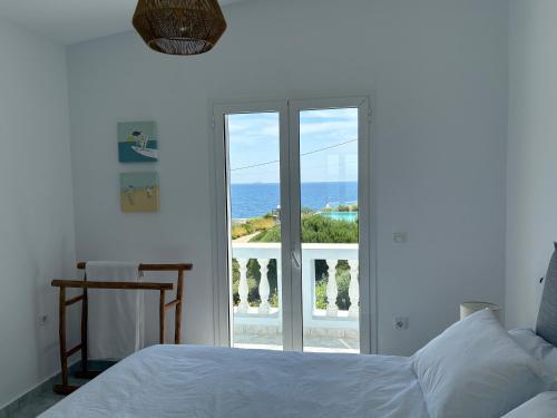 Katil atau katil-katil dalam bilik di Livealot Villa