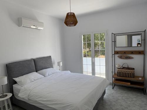Katil atau katil-katil dalam bilik di Livealot Villa