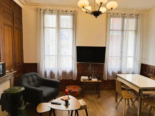 Μια τηλεόραση ή/και κέντρο ψυχαγωγίας στο Villa La Belle époque