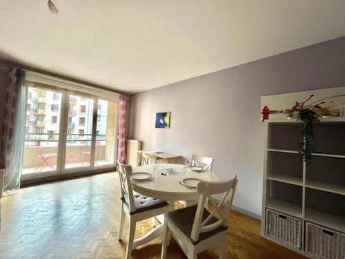 Photo de la galerie de l'établissement Le Lacassagne avec parking, à Lyon