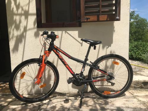 Jazda na bicykli v okolí ubytovania Family friendly holiday home "Ana"