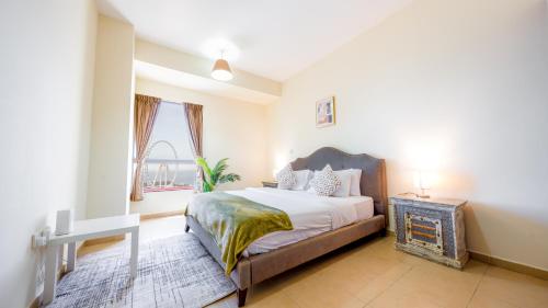 Luxury Casa - Paramount Sea View Apartment 2BR