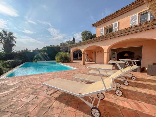 Villa Provençale de Charme avec Piscine et Vue mer