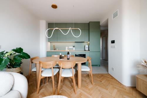 Køkken eller tekøkken på BeComfy - Exclusive Old town apartment Bratislava