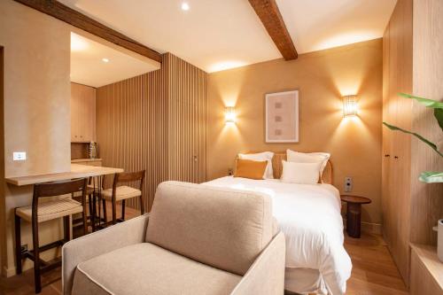 Ένα ή περισσότερα κρεβάτια σε δωμάτιο στο Charming Studio with A-C - 2P - Center St Tropez