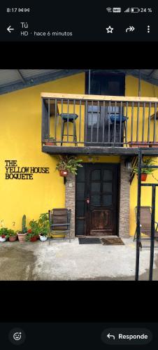 Gallery image of The yellow house Boquete hostal in Boquete
