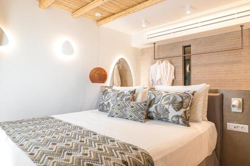 Postel nebo postele na pokoji v ubytování Sirin Luxury Suites Groundfloor