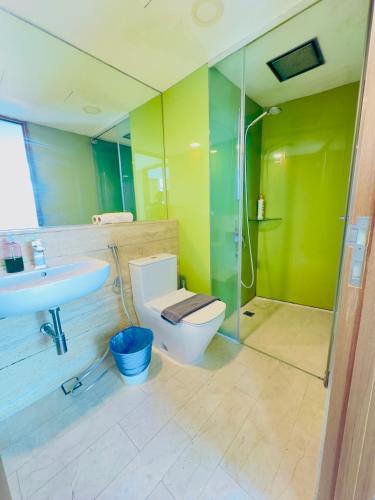 Bilik mandi di Vortex Suites