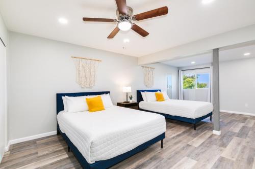 Кровать или кровати в номере Mountain View 6BR Pool, Spa and Games Room