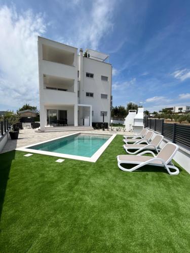 VILA VASILJ dein eigener Pool oder dein eigener Whirlpool mit Aussicht, dein Urlaub, deine Privatsphäre, deine Wahl