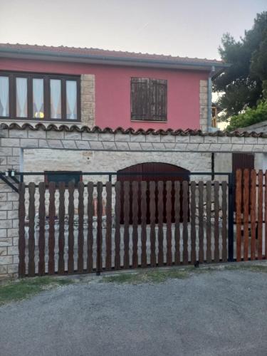 Apartments and rooms with parking space Premantura, Medulin - 24363