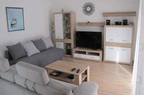 Family friendly house with a swimming pool Sibenik - 24444