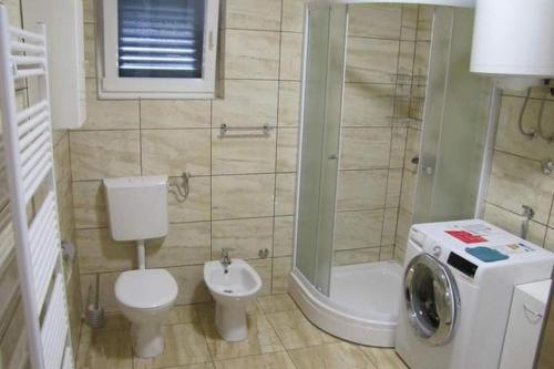 Family friendly house with a swimming pool Sibenik - 24444