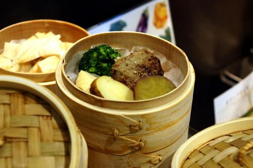 a basket of food with meat and vegetables in it at Rembrandt Style Yokohama Sakuragicho in Yokohama