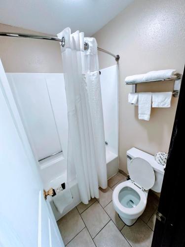 Ένα μπάνιο στο Relax Inn Henryetta