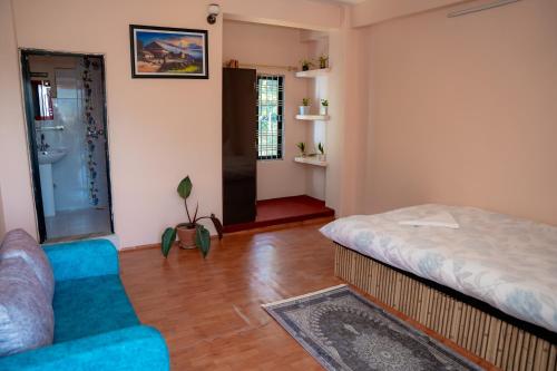 Misha's Peaceful Retreat Near Pokhara, Free Yoga, cafe, Nature and Comfort