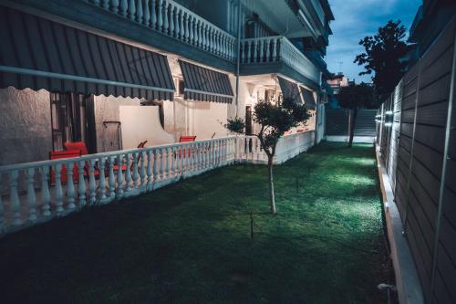 Gallery image of Hotel Kostas in Olympiaki Akti