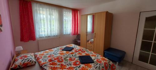 Postel nebo postele na pokoji v ubytování Apartmán Jáchymov Krušné hory