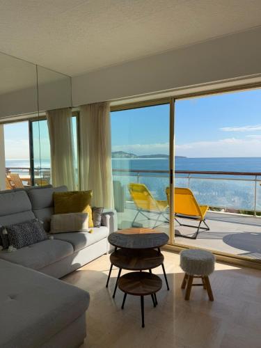 NICE, Exceptional Sea View, Top Floor, Parking