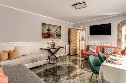 Spanish Step Dream Suites