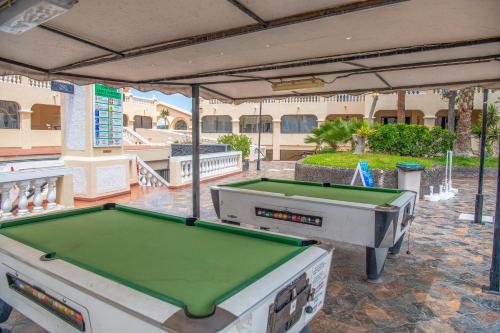 Castle Harbour with heated pool ap Patricia