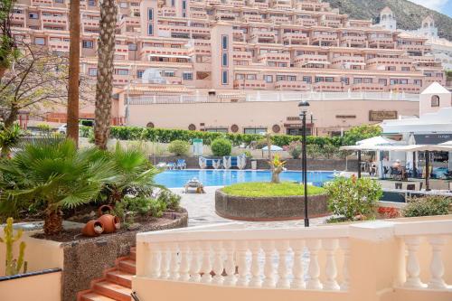 Castle Harbour with heated pool ap Patricia