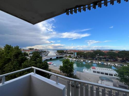 Un balcón o terraza de Sunset Bridge Grado - NEW 2025