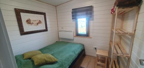 Katil atau katil-katil dalam bilik di Forest relax house near Oradea -pet friendly free private parking