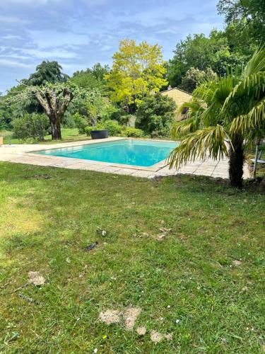 Maison en pierre Les Chardonnerets avec piscine