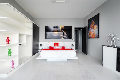 Ένα ή περισσότερα κρεβάτια σε δωμάτιο στο STK Villa - Luxury 4br Villa with incredible panoramic views