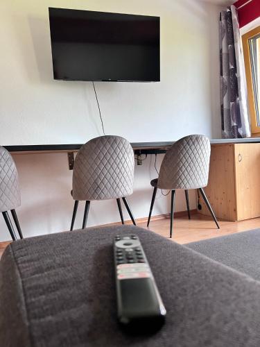 TV a/nebo společenská místnost v ubytování Zum Zunterer