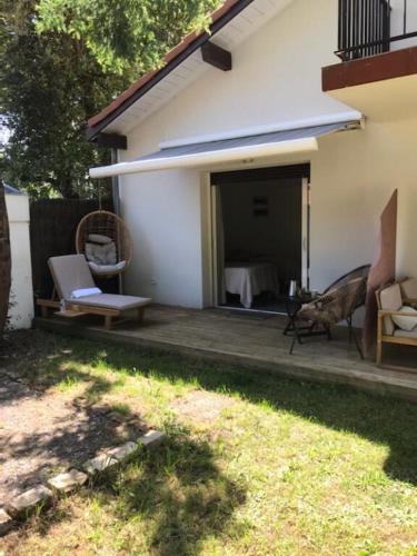 Ein Garten an der Unterkunft Jaray-Jaclo Chambres d' hôtes