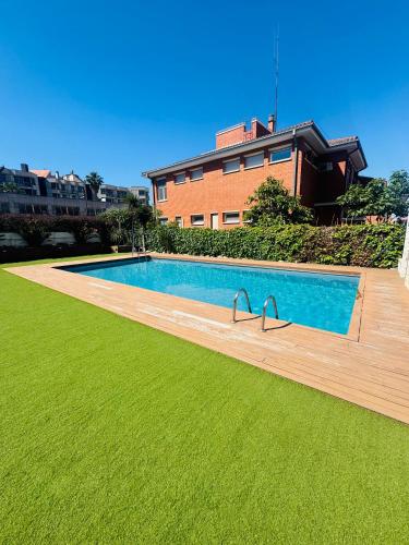 Elegante piso de sueños con piscina