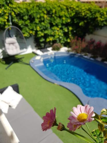 Villa La Zenia, Private pool, 10min walk to La Zenia Beach, for 6 people