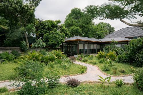 Κήπος έξω από το Dragon Mountain Home in Ninh Binh