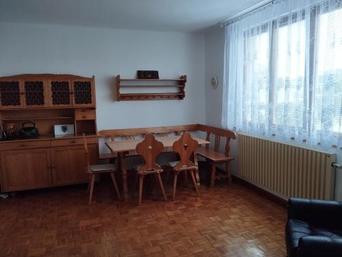 Kuchyň nebo kuchyňský kout v ubytování Vila Sobědraž