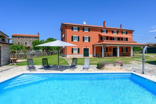 Apartments with swimming pool CASA ROSSA