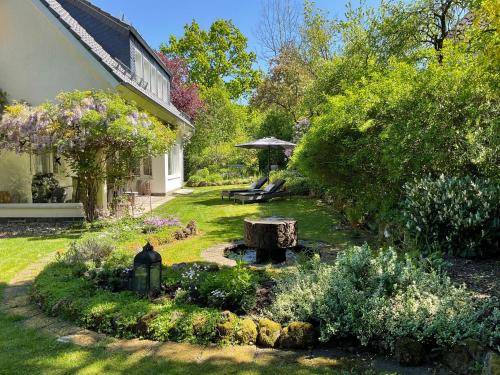 Zahrada ubytování Idyllische Stadtwohnung im Grünen