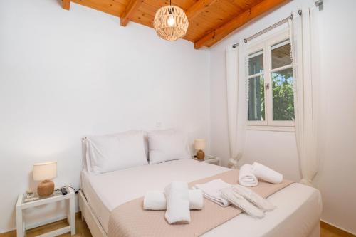 Lina and Babis' Cycladic Home - Adamas