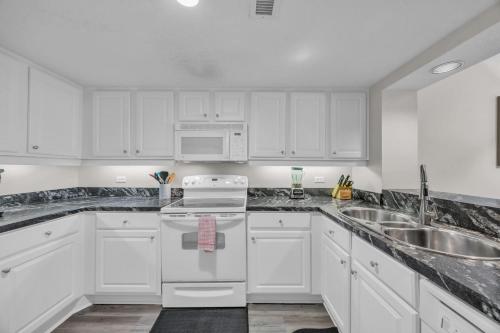 Oceanfront Condo Huge Pools Top Rated Ocean Creek Resort photo 8