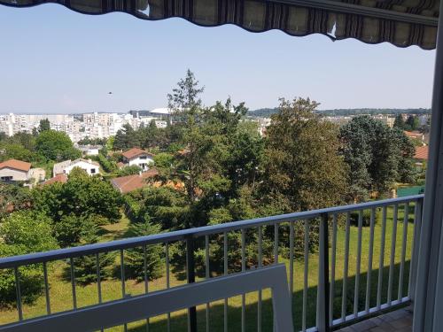 Photo de la galerie de l'établissement Chambre privée dans un appartement en colocation proche AEROPORT, GROUPAMA STADIUM, LDLC ARENA,EUROXPO,TRAMWAY, à Décines-Charpieu