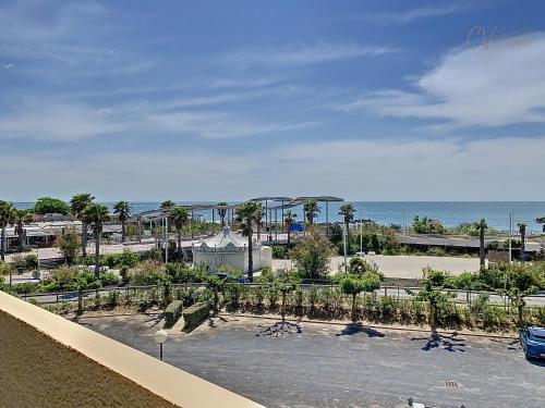 Photo de la galerie de l'établissement Duplex Bonita Vista - Vue mer en face de la plage de Vias, à Vias