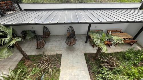 Κήπος έξω από το Luxury Skylights Villa