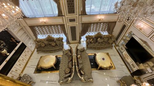 Χώρος καθιστικού στο Luxury Skylights Villa