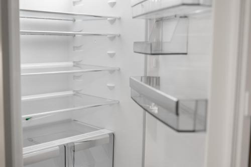 Kuchyň nebo kuchyňský kout v ubytování STAYY Rigi Suites - Self-check-in Premium Apartments - 20min to Lucern - 7min Walk to Lake - Public Transport - Washer Dryer