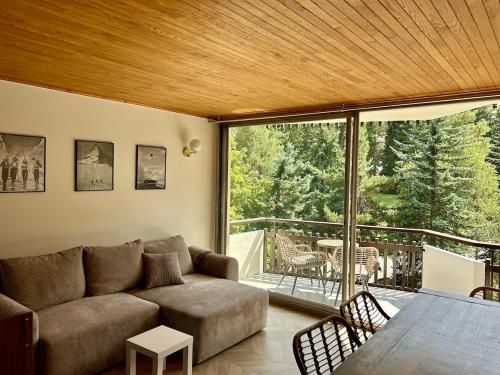 Χώρος καθιστικού στο T3 appart 50 metres des pistes